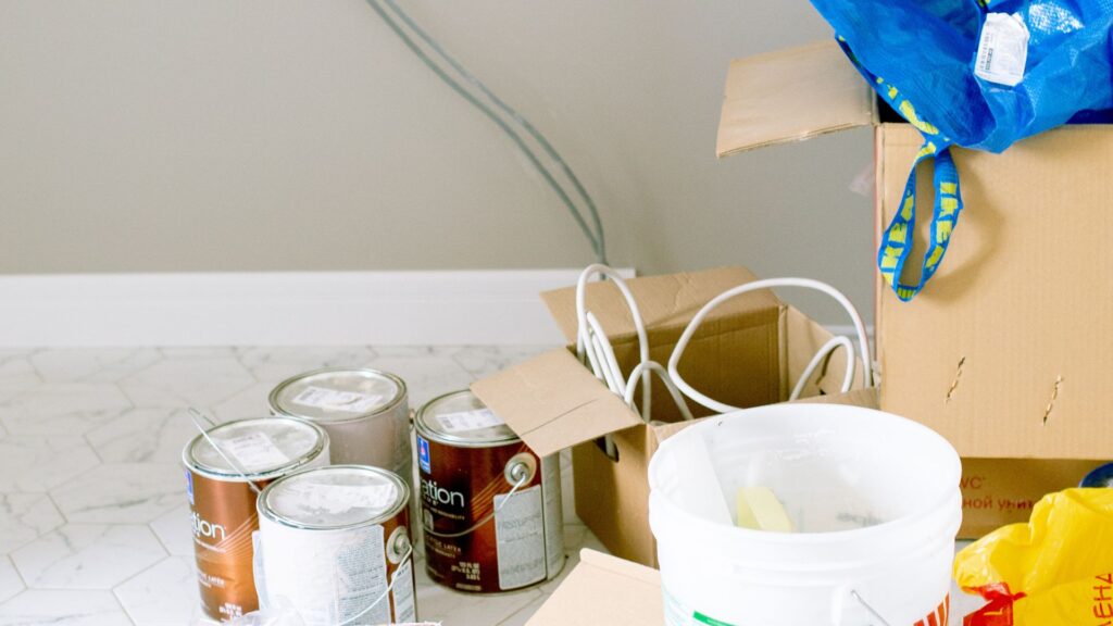 Renovierung in Düsseldorf - Saniermeister Düsseldorf - Altbausanierung - Renovierung - Trockenbau - Malerarbeiten - Sanierungsarbeiten - Streicharbeiten - Innenausbau - Badsanierung