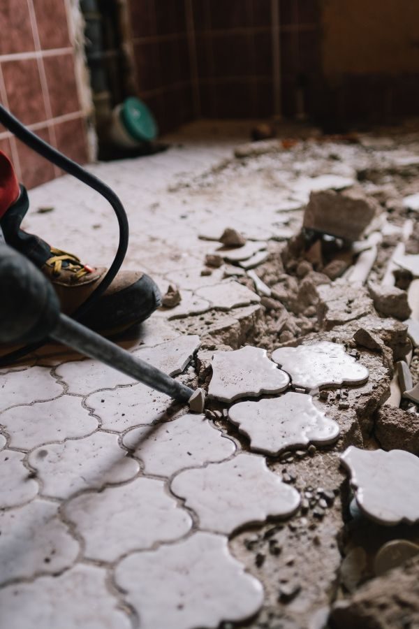 Badsanierung in Düsseldorf – Saniermeister Düsseldorf – Badezimmer sanieren lassen – Renovierung – Trockenbau – Innenausbau – Bodenverlegung Badsanierung in Düsseldorf - Saniermeister Düsseldorf - Badezimmer sanieren lassen - Renovierung - Trockenbau - Innenausbau - Bodenverlegung